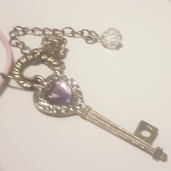 💗 Chibiusa Crystal Key Necklace - Picture 5 of 6